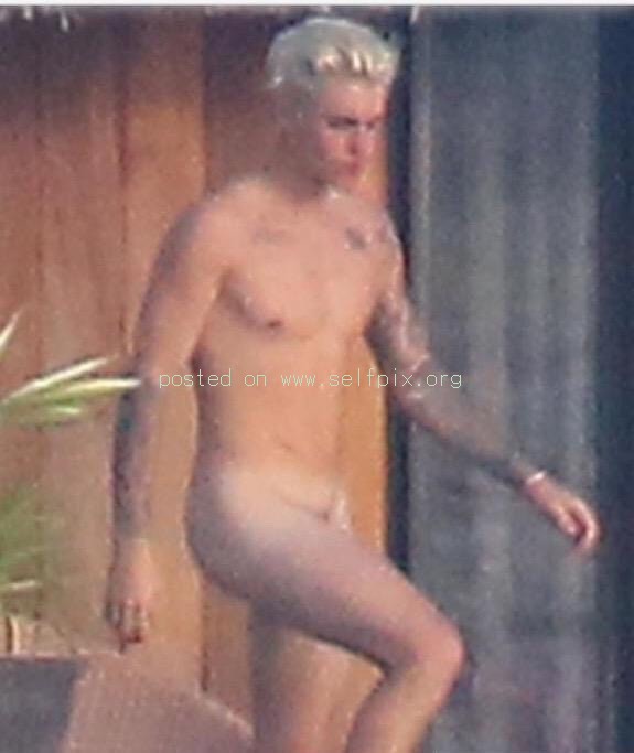 Justin Bieber Fully Nude Pics from Bora Bora.